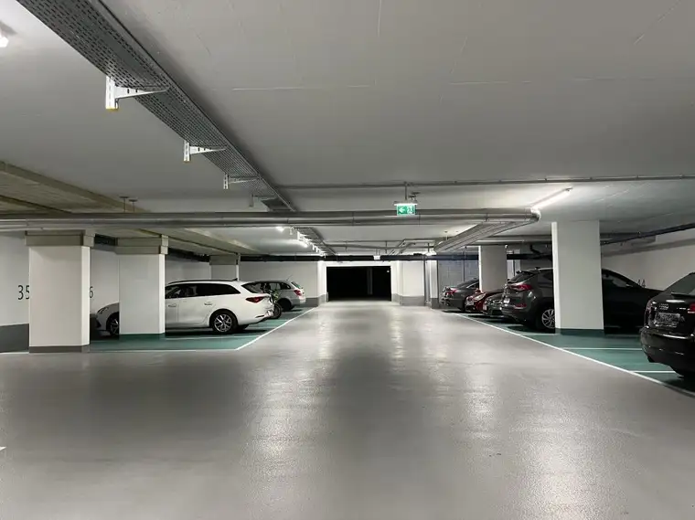 Garagenstellplatz mit E-Ladestation