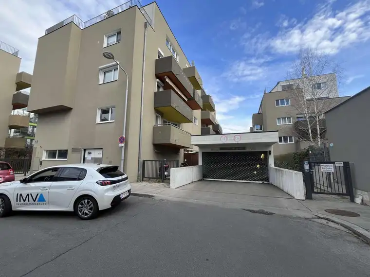 Eigengarten - Teilmöblierte 3 Zimmer Wohnung
Erholungsgebiet Laaer Wald vor der Türe