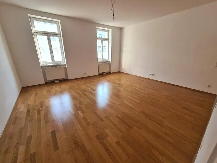 Top aufgeteilte/befristet vermietete 2-Zimmer-Wohnung! 
