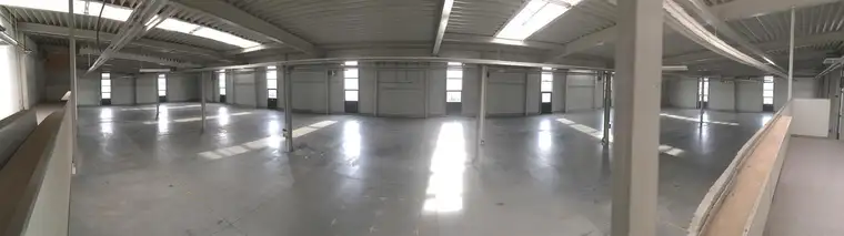 Produktions- und Lagerhalle in Hörsching an der B1