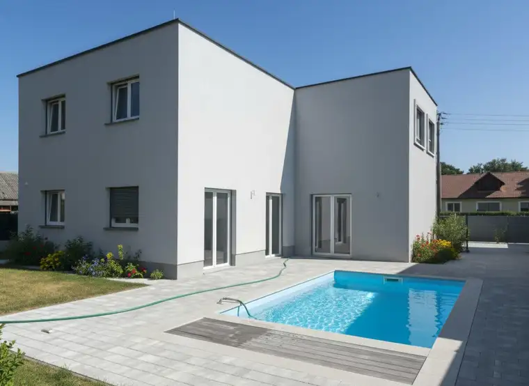 WUNDERSCHÖNE Neubauvilla mit Pool und hochwertiger Ausstattung!