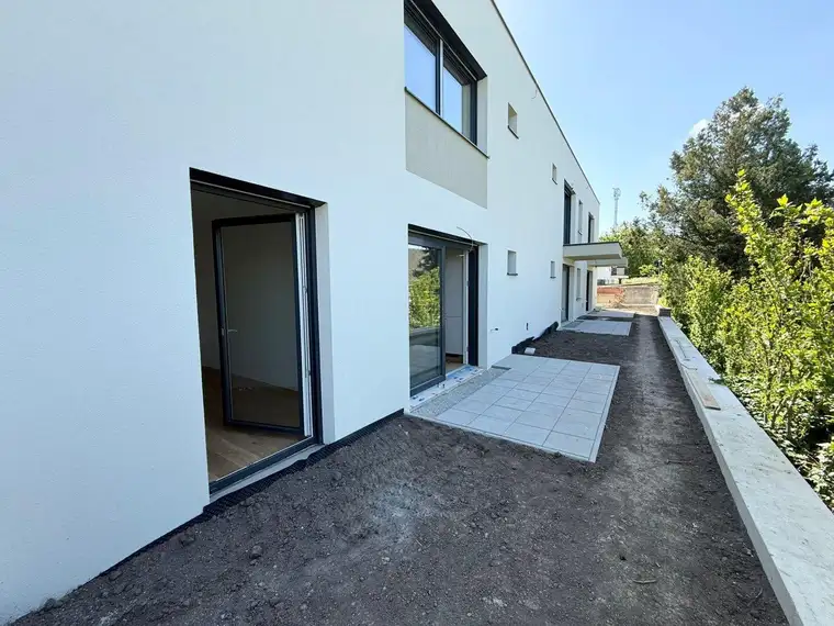 TOP RENDITE von über 10%! Neubauprojekt mit 10 Apartments Nähe Flughafen!