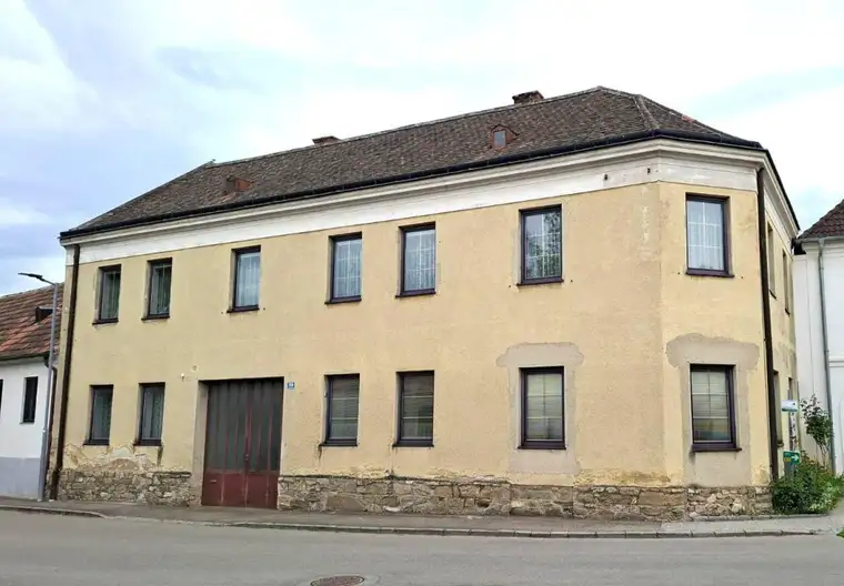 Großzügige Liegenschaft für grenzenlose Möglichkeiten jeglicher Art!