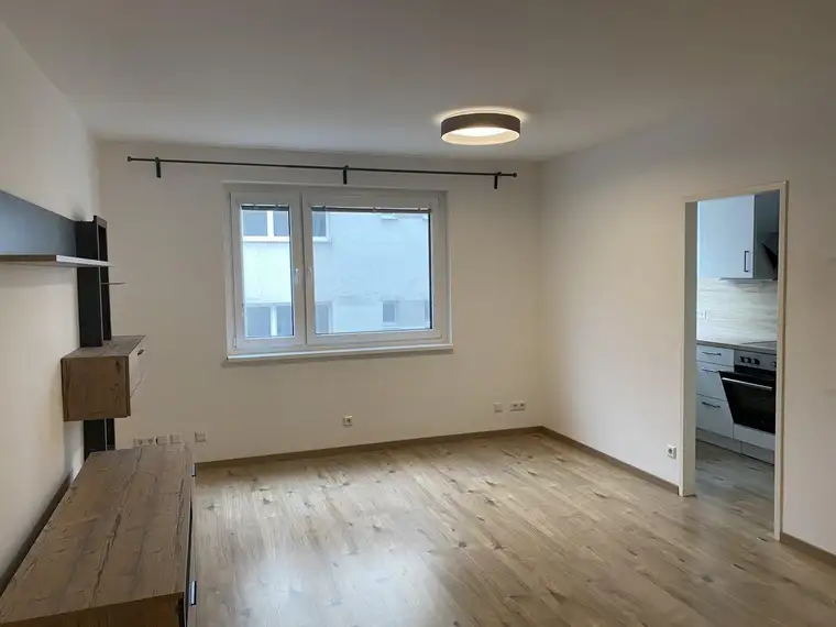 Sanierte und sofort beziehbare 2-Zimmer Wohnung Nähe Stadthalle Wien