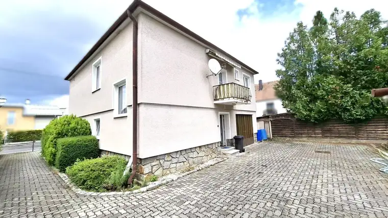 NEUER PREIS!! Schönes Eigenheim mit Garten sowie Thermalbad ganz in der Nähe!
