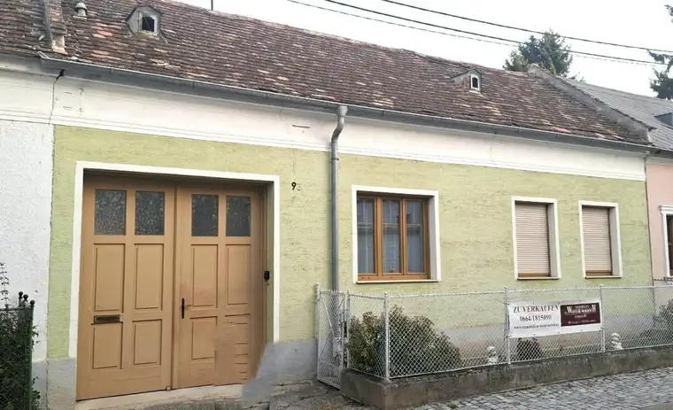 Attraktives Bauernhaus mit vielen Nebengebäuden!