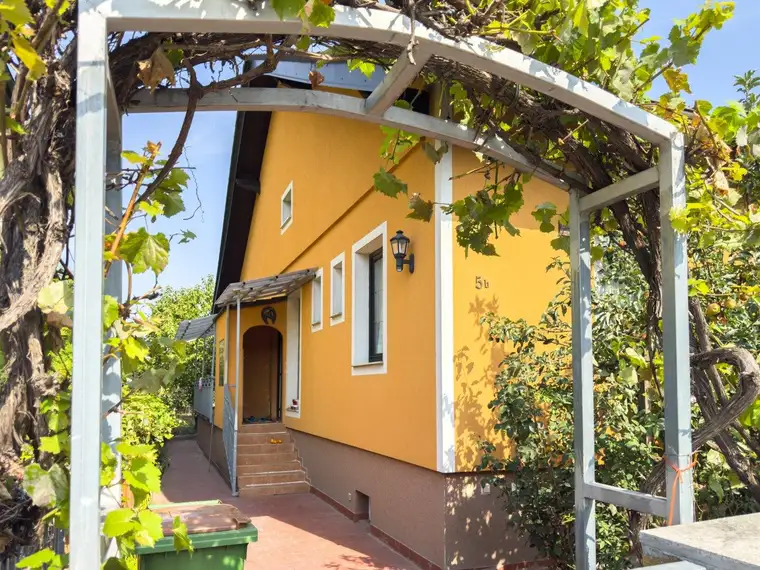 EINFAMILIENHAUS IN TOP-ZUSTAND - idyllische Grünruhelage
