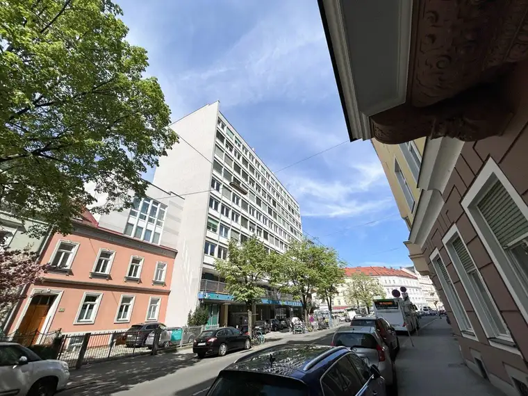 Großraumbüro in zentraler Innenstadtlage mit einzigartigem Blick über die Dächer von Graz!