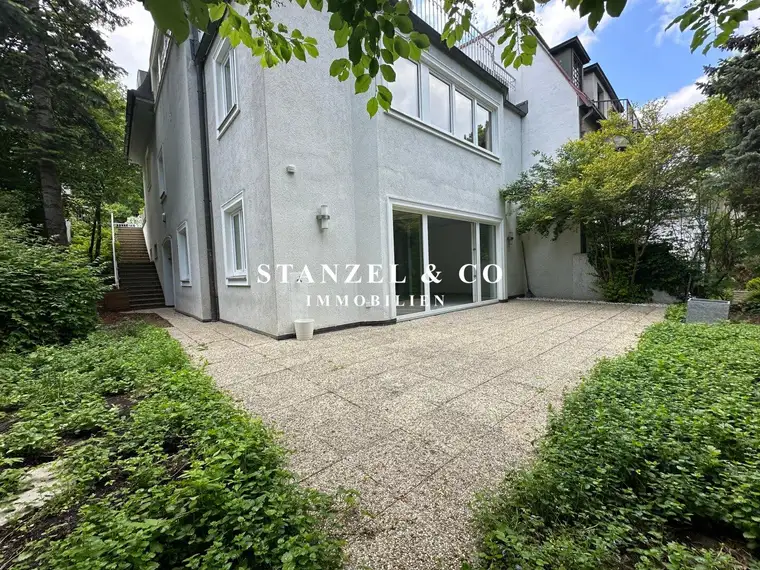 DOPPELHAUSHÄLFTE MIT EIGENGARTEN UND GARTENTERRASSE
