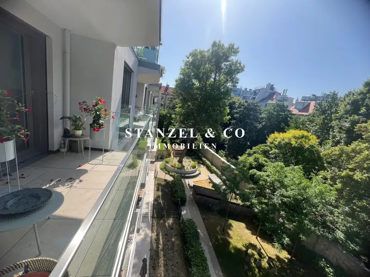 EXKLUSIVES BALKONAPARTMENT MIT GARAGENPLATZ