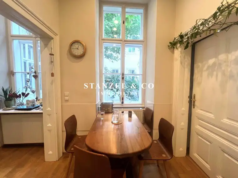 KLASSISCHES ALTBAUAPARTMENT ZWISCHEN DER CITY &amp; DEM AUGARTEN