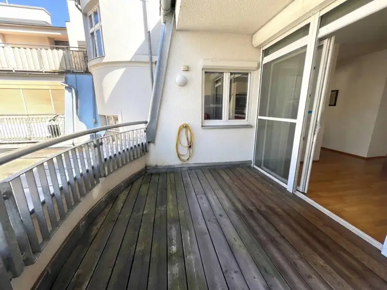 TERRASSENAPARTMENT IN SCHÖNEM STILHAUS