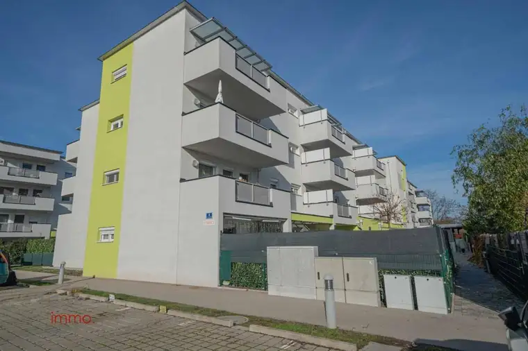 Moderne Wohnung mit großer Terrasse!