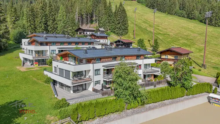 Flachau: Direkter Blick auf die Skipiste!