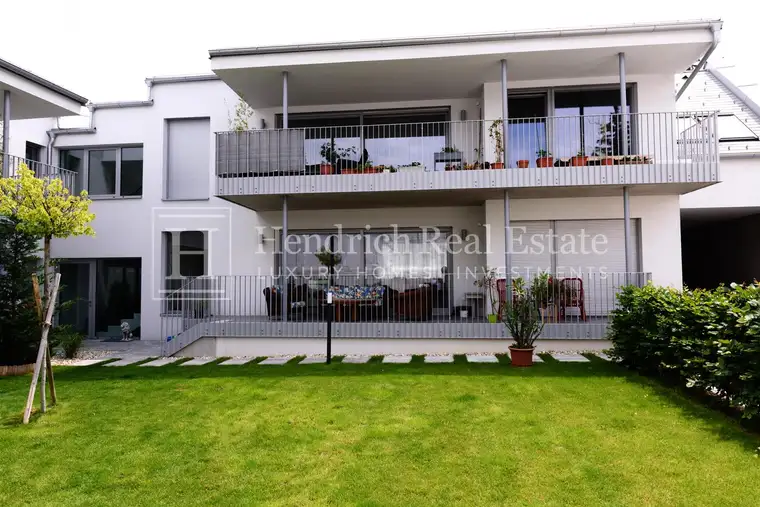Helle 3-Zimmer-Dachgeschosswohnung in Zentrumslage mit 22 m² Terrasse und Stellplatz