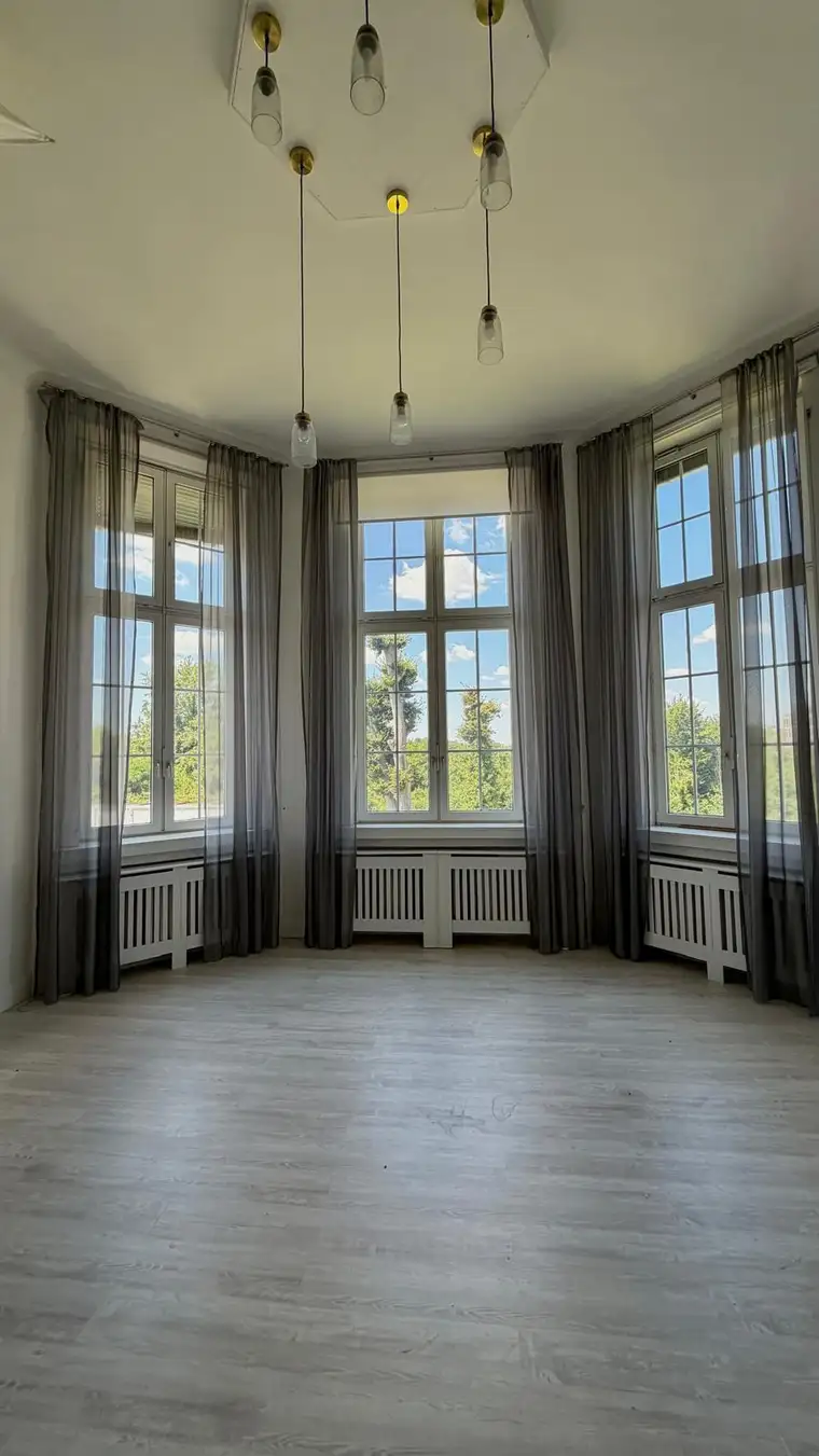 Außergewöhnliche Gewerbefläche mit Galerie im Palais Werndl – 135 m²