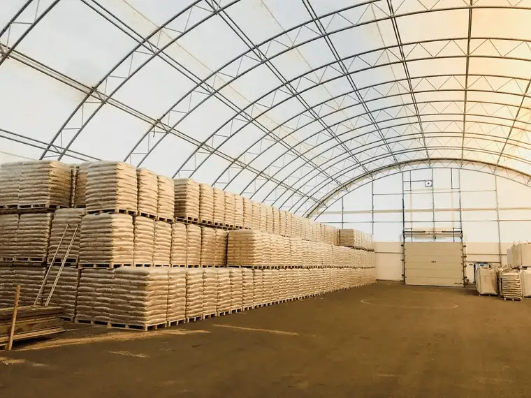 Günstige Lagerhalle an der A1 