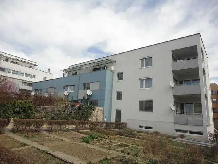 NEU sanierte Maisonettwohnung mit Gartenanteil und Tiefgaragenabstellplatz