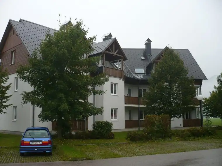 MOLLN: Erdgeschosswohnung mit großer Loggia