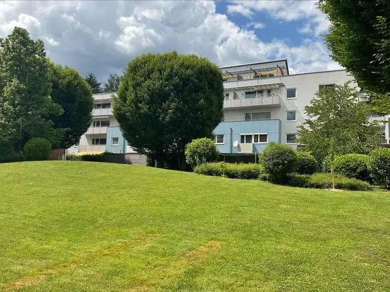 TOP Lage - Sonnige 3 Zimmer Wohnung mit Balkon - inkl. Tiefgaragenplatz