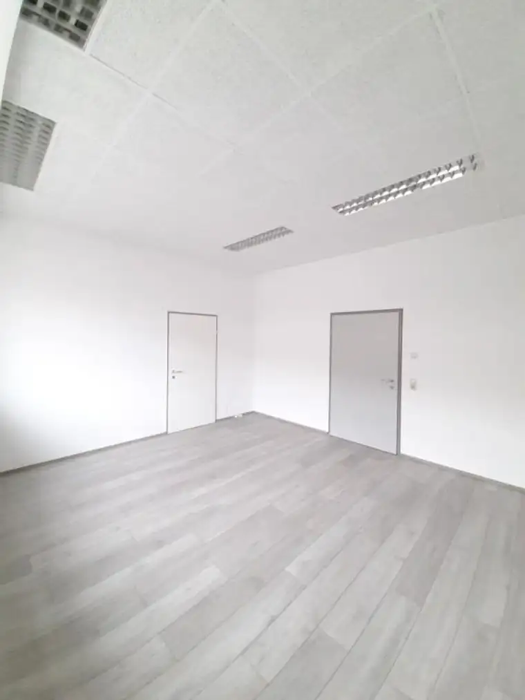 PROVISIONSFREI neu saniertes 2-Zimmer Büro in Top Lage! 39 m² - 4020 Linz