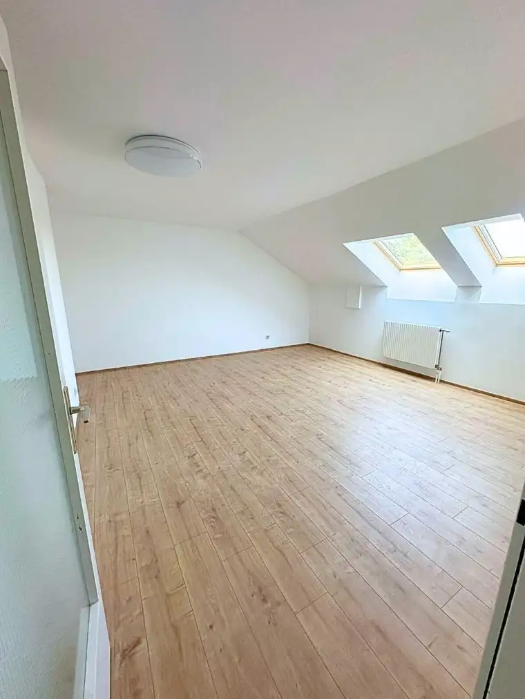STEYR. Erstbezug! Moderne Wohnung mit Einbauküche, Parkplatz &amp; Zentralheizung!