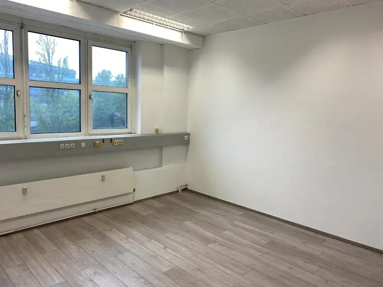 Top Büro/Praxis in Linz: Erstbezug, 19,2m² für nur 343,30 € mtl. – Ideal für Startups!