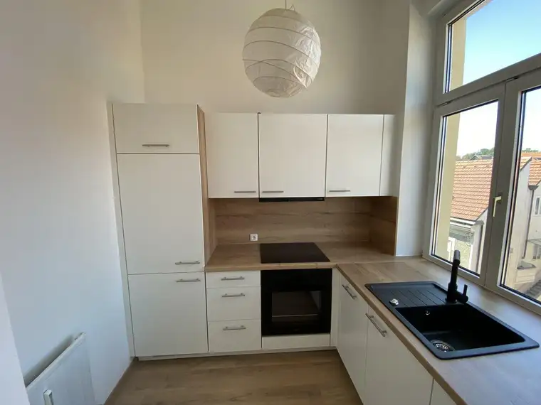 MIETE! Charmante 2-Zimmer-Dachgeschoßwohnung in top Lage in 4400 Steyr