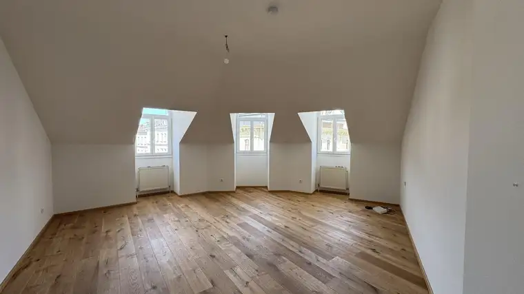 3-Zimmer-DG Wohnung mit 19m² Sonnenterrasse in Bestlage 5. Bezirk - Margaretenstraße 101