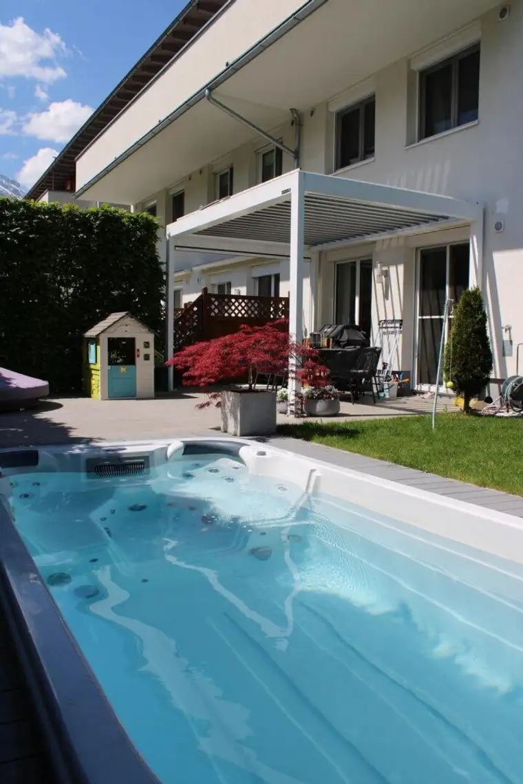 "SPLISH SPLASH" / ECK-REIHENHAUS MIT POOL!