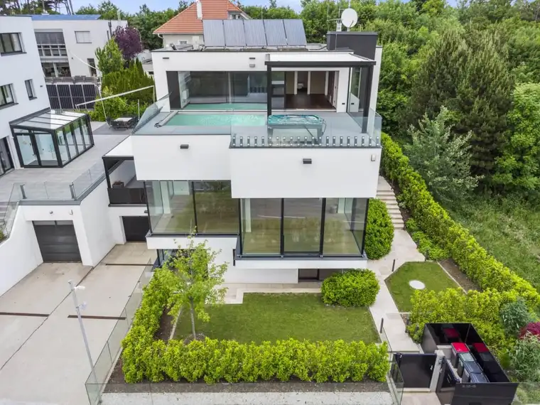++ NEU ++ Exklusive LUXUSVILLA – Jetzt Videotour ansehen