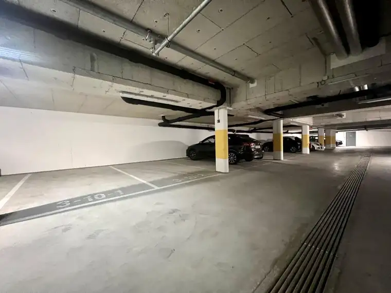 PKW GARAGENPLATZ ++ Bahnhofstraße 65 in 3430 Tulln
