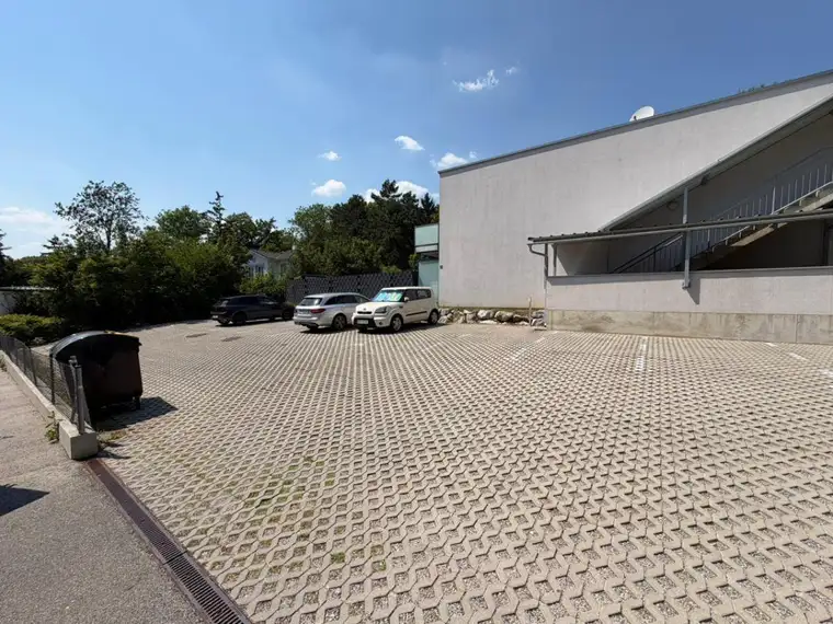 ++ ZWEI PKW-Außenstellplätze in Hinterbrühl ++ Johannesstraße 24 