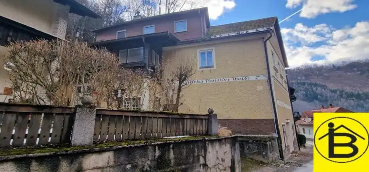15283 Sanierungsbedürftiges Haus mit 2 kleinen Wohneinheiten!