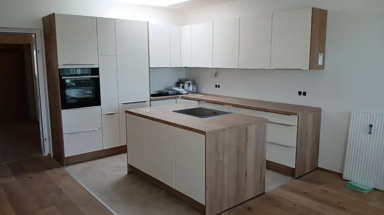 15493 - Exklusiv GENERALSANIERTE 4 Zimmer Wohnung