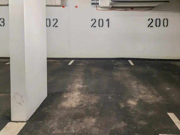 PROVISIONSFREI VOM EIGENTÜMER! HELER PARK! TIEFGARAGENPLATZ!