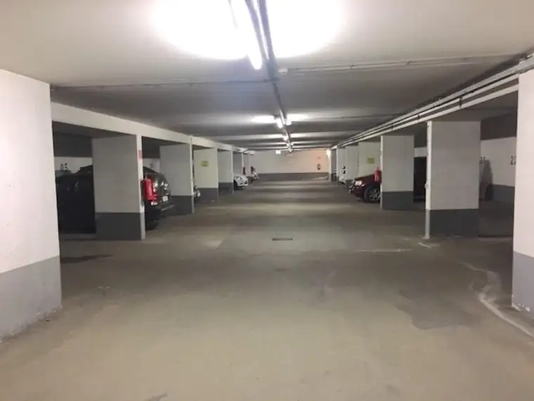 PROVISIONSFREI VOM EIGENTÜMER! TIEFGARAGENSTELLPLATZ NAHE KAGRANER PLATZ!