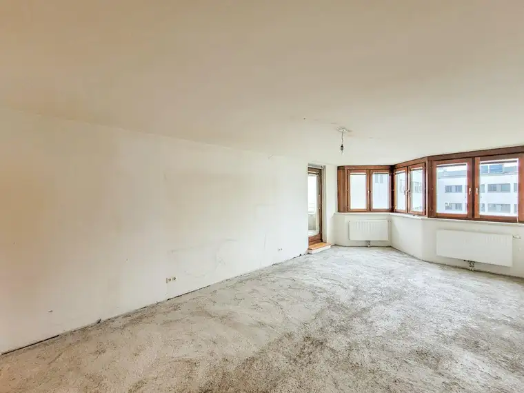 - 5% BUWOG BLITZAKTION! PROVISIONSFREI VOM EIGENTÜMER! INTERESSANTE 4-ZIMMER WOHNUNG MIT WESTSEITIGER LOGGIA NÄHE U4!