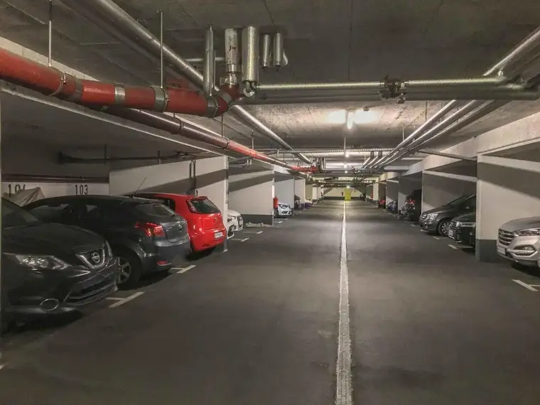 PROVISIONSFREI VOM EIGENTÜMER! TIEFGARAGENPLATZ NÄHE U6 PERFEKTASTRASSE - STIPCAKGASSE 18-22!