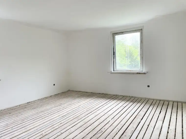 PROVISIONSFREI VOM EIGENTÜMER! SANIERUNGSBEDÜRFTIGE 3-ZIMMER-WOHNUNG NÄHE PURKERSDORF ZENTRUM!