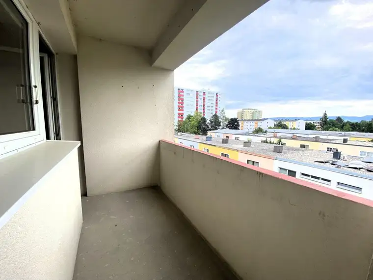 PROVISIONSFREI! UNSANIERTE 3-ZIMMER WOHNUNG MIT LOGGIA IM SÜDEN VON ST. PÖLTEN!