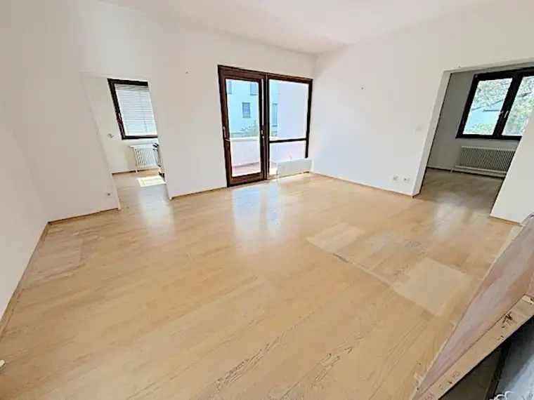 PROVISIONSFREI VOM EIGENTÜMER! UNSANIERTE 2-ZIMMER WOHNUNG MIT LOGGIA IN GERSTHOF!