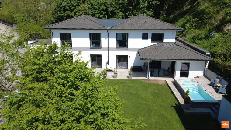 Exklusive Doppelhaushälfte in Toplage von Eisenstadt – Ruhelage mit Blick ins Grüne!