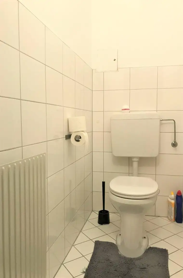 Nette 2-Zimmerwohnung mit Südloggia und Autoabstellplatz!