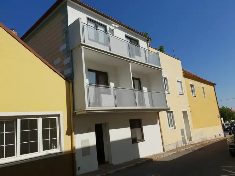 Apartmenthaus mit 5 möblierten Einheiten - in Top Lage zu verkaufen!