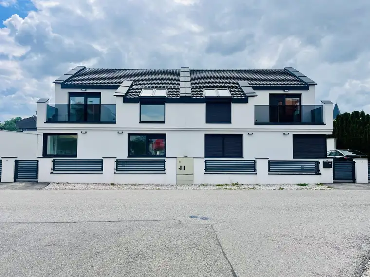 Wunderschöne Doppelhaushälfte in absoluter Traumlage (Belagsfertig)