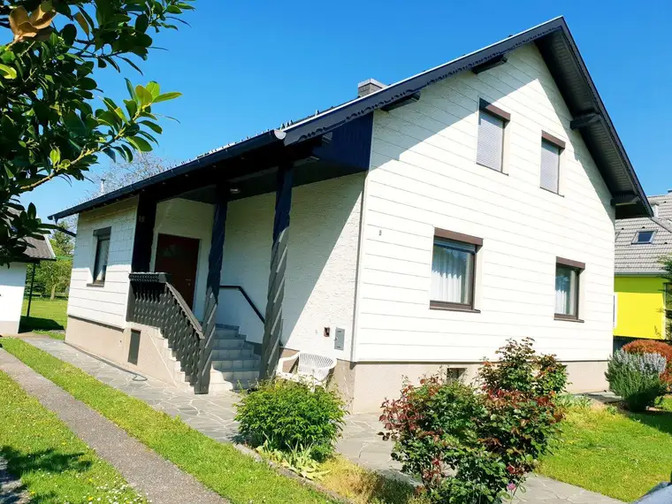 Einfamilienhaus mit großem Garten in ruhiger Lage!
