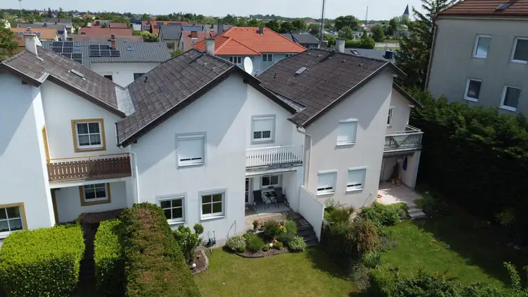 Attraktives Reihenhaus in Sollenau – Ruhe und Komfort in begehrter Lage