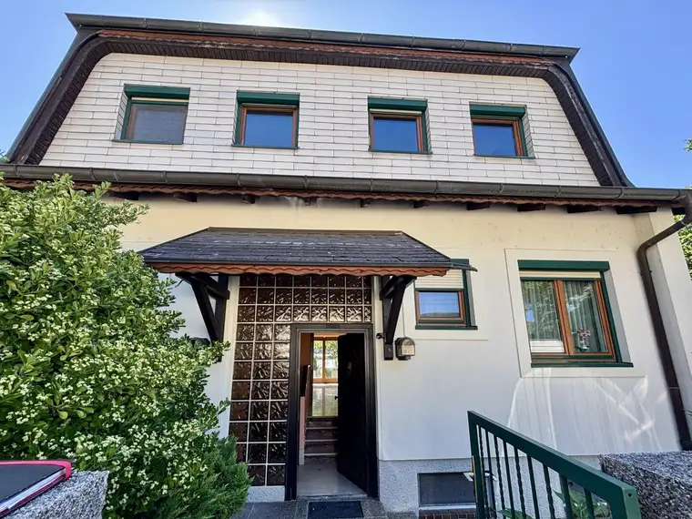 Wohlfühloase in Gumpoldskirchen: Einfamilienhaus mit Garten und Terrasse!