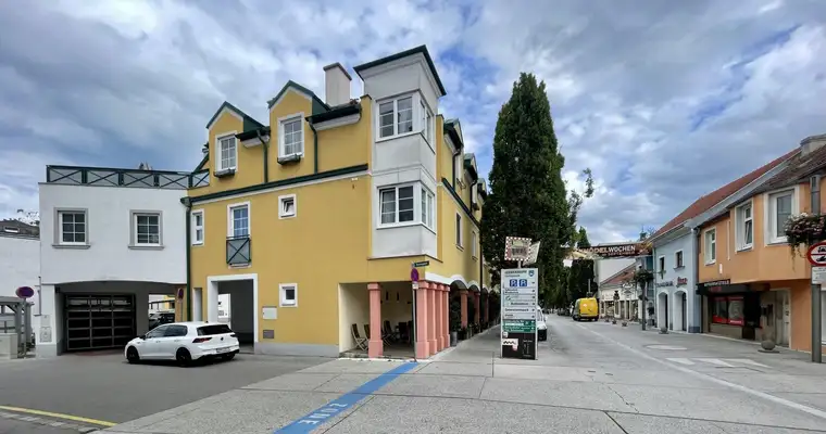 3-Zimmer-Wohnung mit Balkon &amp; Tiefgaragenplatz – Toplage im Zentrum von Leobersdorf